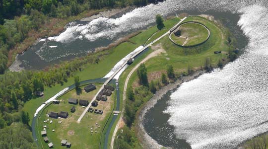 Luftbild des Archäologischen Freilichtmuseums Groß Raden Foto: LAKD M-V/LA