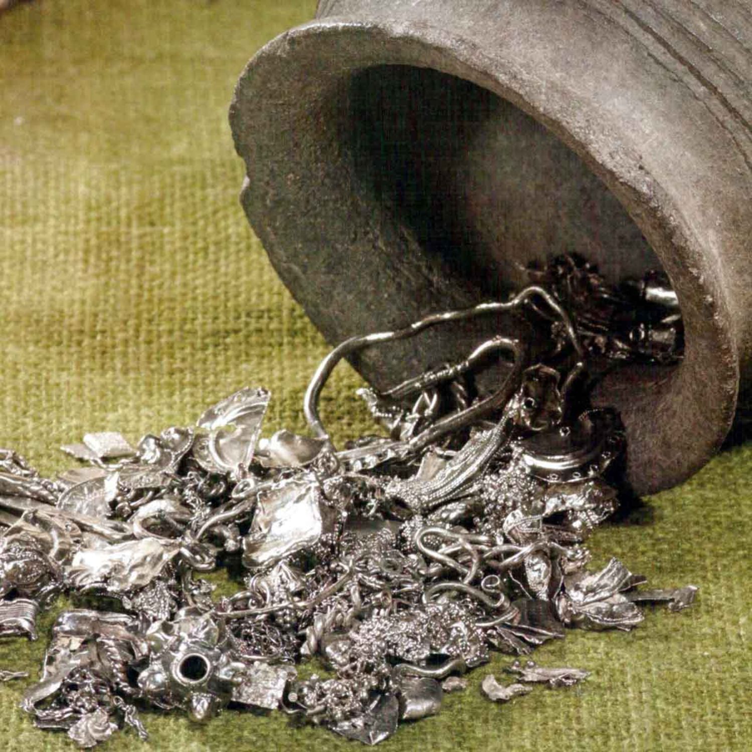 Delikatesse der Slawenzeit: Gemischtes Hack(-silber). Foto [Ausschnitt]: Dr. Andreas Kieseler.